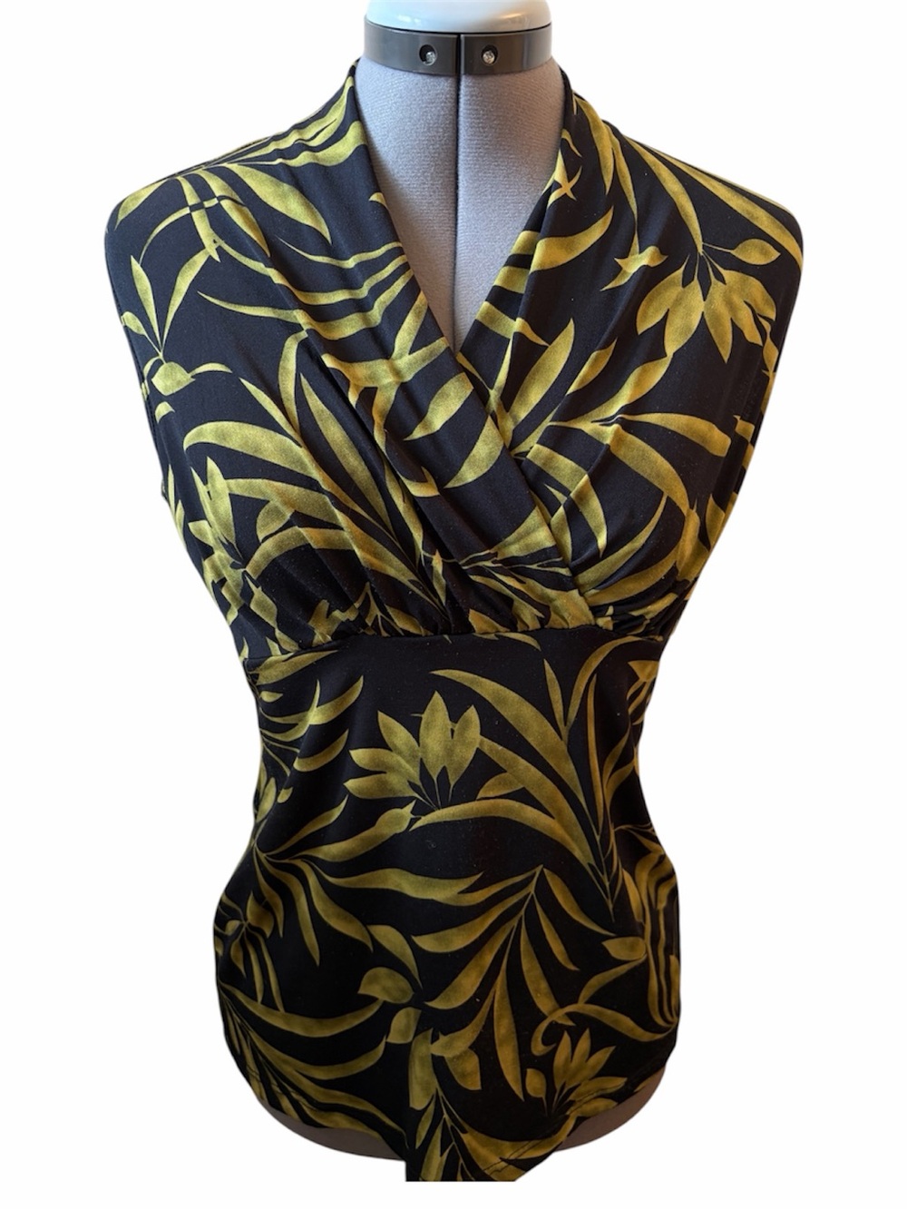 JKLA California Made in USA Tropical Floral Surplice Sleeveless Top Black Green